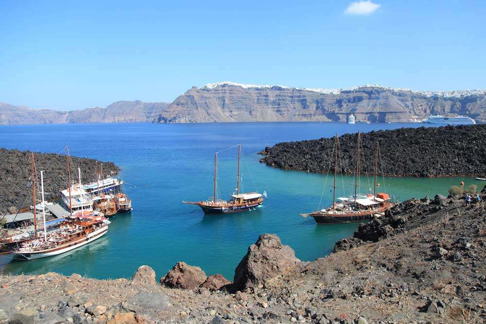 santorini tourist attractions